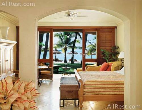 One & Only Le Saint Geran 13